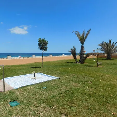 Acogedor Con Terraza Y Jardin *