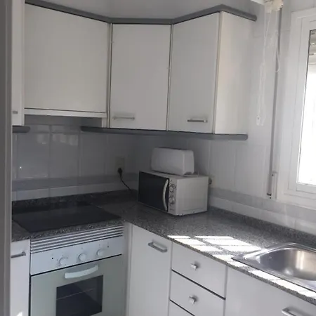 Acogedor Con Terraza Y Jardin Dénia