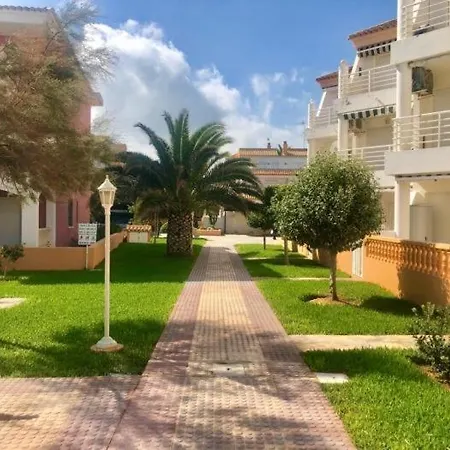 Acogedor Con Terraza Y Jardín Dénia