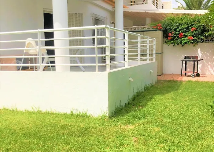 Acogedor Con Terraza Y Jardin *