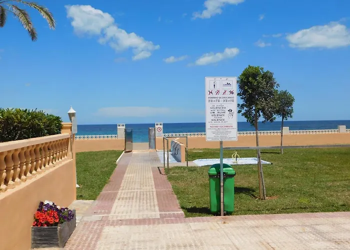 Apartamento Acogedor Con Terraza Y Jardín Dénia