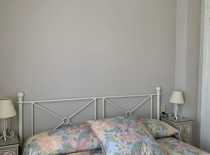 Acogedor Con Terraza Y Jardín Dénia